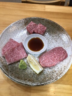 Sumibi Yakiniku Horumon Yokoduna Sanshirou - 