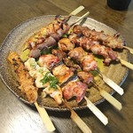 いな穂 - 比内地鶏炭火焼きの串盛合せ