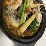 ふるぅふぃ - 20種類のお野菜盛りだくさんスープカレー
