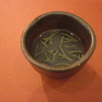 鮨 そえ島 - 蜆出汁のジュンサイ冷製スープ