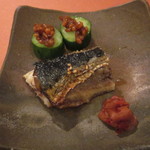 鮨 そえ島 - イワシのみりん焼きのような味わい・・大羽で切り身も厚い。