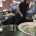 ラーメンショップ - しかし新潟の兄さん達は元気だな〜〜〜
      
      朝からガッツリラーメン食うんだもの・・・
      
      
      
      