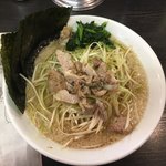 ラーメンショップ - キャーーー！！！初めてのネギラーメン！
      
      フォローしてくれてる方達がね、ネギラーメン食わにゃ〜アカン！！！と。
      
      
      
      