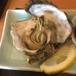百鳳苑 - 磯ガキ（牡蠣が小さかったので会計で100円サービスしてくれました。）