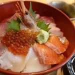 牡蠣と和食。Ikkoku - 漁場直送鮮魚の海鮮丼御膳（御飯大盛り無料）　1200円