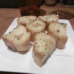 鉄板焼き Oribe - ガーリックトースト