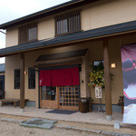 田園茶屋　いとわ - 店の前の駐車場はかなり広いです。