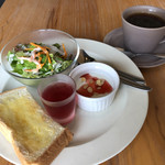 喫茶 nayuta - ブレンドコーヒー450円とモーニングセット