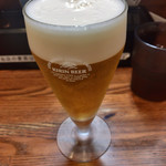 杉作 - ランチグラスビール¥300
      予想に反してオサレな形のグラス。