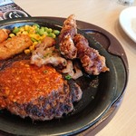 ガスト - 肉盛り！ワイルドプレート (999円)
+ ライス・日替わりスープ (279円)