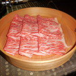 瀬里奈 - 　北海道産の特選牛サーロインを、縦から見た様子です。