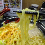 ホープ背脂らーめん　はやぶさ - 麺CloseUp