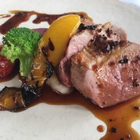 RESTAURANT DAZZLE - 鴨肉のロースト、トリュフソース
