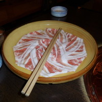 しゃぶ禅 渋谷店 - 　岩中豚バラのしゃぶしゃぶ肉・その１です。見た目が美しい究極の豚バラ肉です。