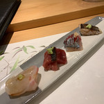 割烹 一楓 - お造り：鯛、本鮪、鯵、カマスの炙り ここから日本酒に。鯛がぷりぷり食感、鯵は生姜で。すべてのお刺身に醤油などの味付け。