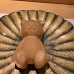 割烹 一楓 - クマさんの最中 白和えと牛肉が入っています。最中の皮がパリパリ。