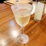 プチレストラン カナモリ - 樽生スパークリング(白) 550円