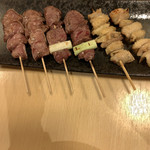 中村家二の丸 - 焼き鳥各108円  左から2本づつハツ、タン、とり皮