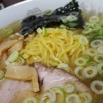 味の濱龍 - 麺のアップです。