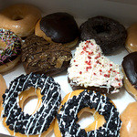 Krispy Kreme Doughnuts  - カーニバル ハート ダズン （1,800円）の内容。