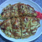 Yoshida Okonomiyaki - 肉（豚）玉に、ﾁｰｽﾞ入れて、モダン焼きに♪