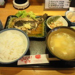Yagura Daiko - カレイ煮魚定食（680円）
