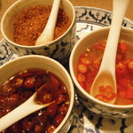 ワンタイ - ナンプラーなどと供に