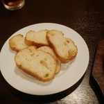 koji - ズワイガニクリームのオーブン焼きアメリケーヌソース付いてくるバケット