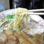 「こりゃ、うまい・・・」金醤油ラーメン