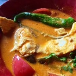 スプーンソング - 【南インドスパイスのフィッシュカレー】魚は定番のブリの切り身