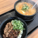 カルビ丼とスン豆腐専門店 韓丼 - 海鮮スンドゥブとミニカルビ丼