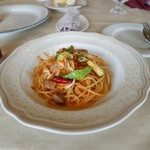 ゾーナ イタリア - 燻製チーズトマトパスタ