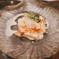 花筐 - 高千穂発酵バターで焼く活け伊勢海老、ホタテ、茄子。
                    雲丹の白ワインソース