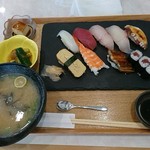 鮨よし - にぎり寿司定食
