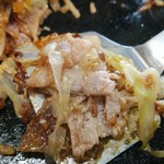 お好み焼きandてっぱん屋 日々来 - お肉はバラ肉かな