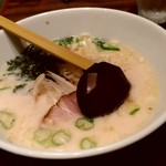 上海華龍 - 【2019.8.16(金)】ラーメンセットの豚骨ラーメン