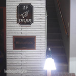 カフェ アルプス - 1階には2階への目印が