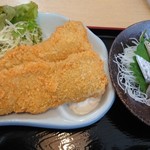 うおかん - 日替わり定食850円タチウオのフライ、タチウオの刺身