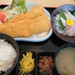 うおかん - 日替わり定食のタチウオのフライ、デカい！