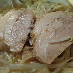 ラーメン二郎 - 豚は、近年これで安定している