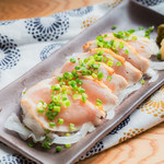 個室 肉炉端居酒屋 九州うまか屋 - 料理写真:古白鶏の胸タタキ