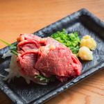 個室 肉炉端居酒屋 九州うまか屋 - 料理写真:ハラミ刺し