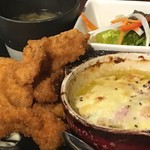 Kafe Shouwadou Kyuu - 「チキンカツ(増量)」+「ベーコンとトマトのチーズ焼き」