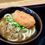 手打うどん 三徳 - コロッケカレーうどん（カレーうどん+肉コロッケ）