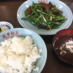 鳳華飯店 - 韮とレバー炒め定食710円