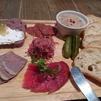 熟成和牛ステーキグリルド エイジング・ビーフ 横浜店 - シャーキュートリー