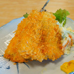 磯料理マルゴ - 中型のアジフライが2枚