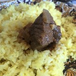 スリランカセンター - カレーはゴロッとした豚もも肉が入っています。