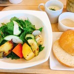 SEKAI CAFE Oshiage - 