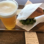シーニックカフェ - ベーコンエッグサンドとビール